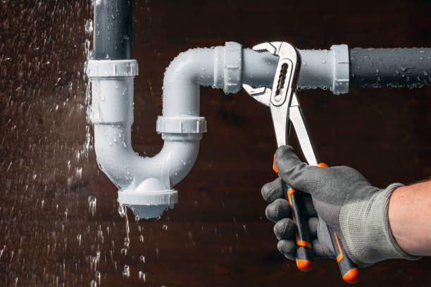 Professional Plumbing technician working in Adkins, TX